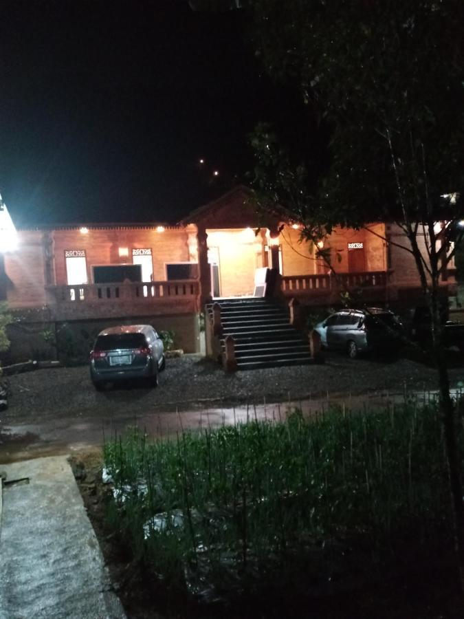 Villa Pringgitan Tawangmangu Exterior foto